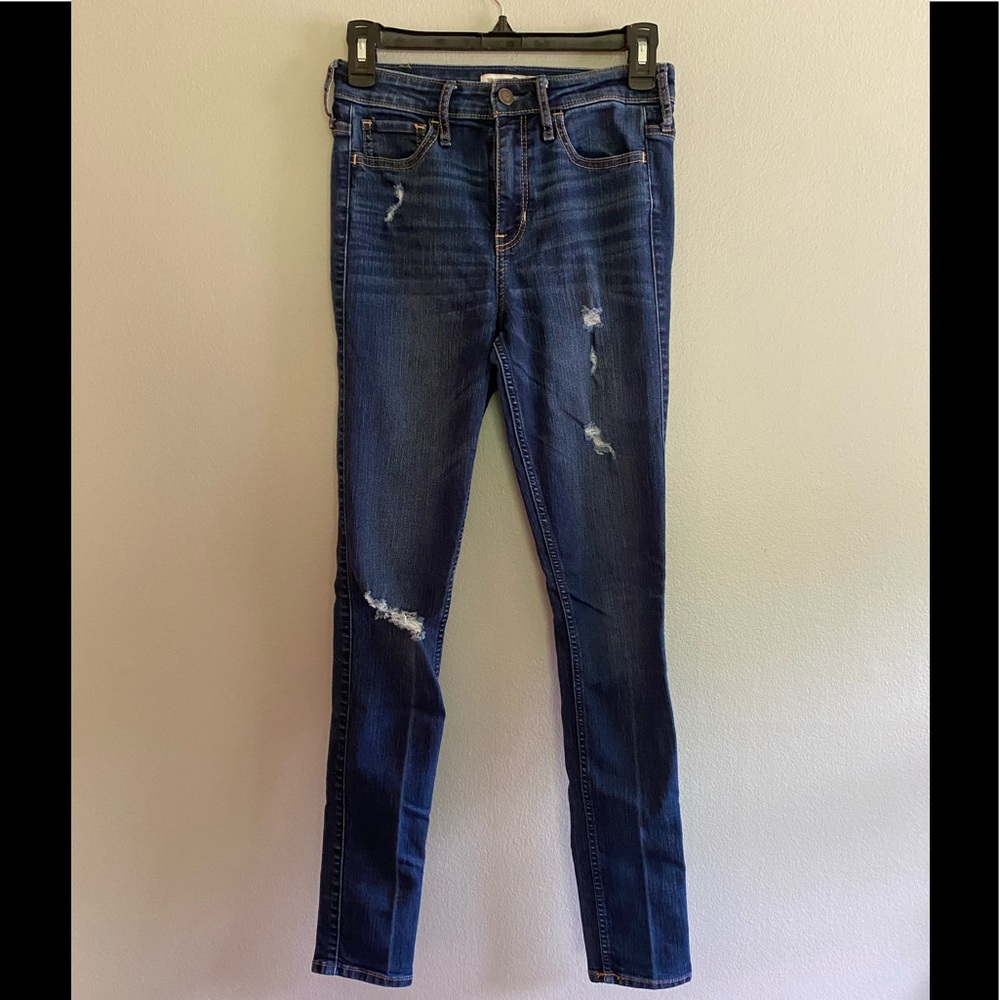 Hollister distressed blue jeans